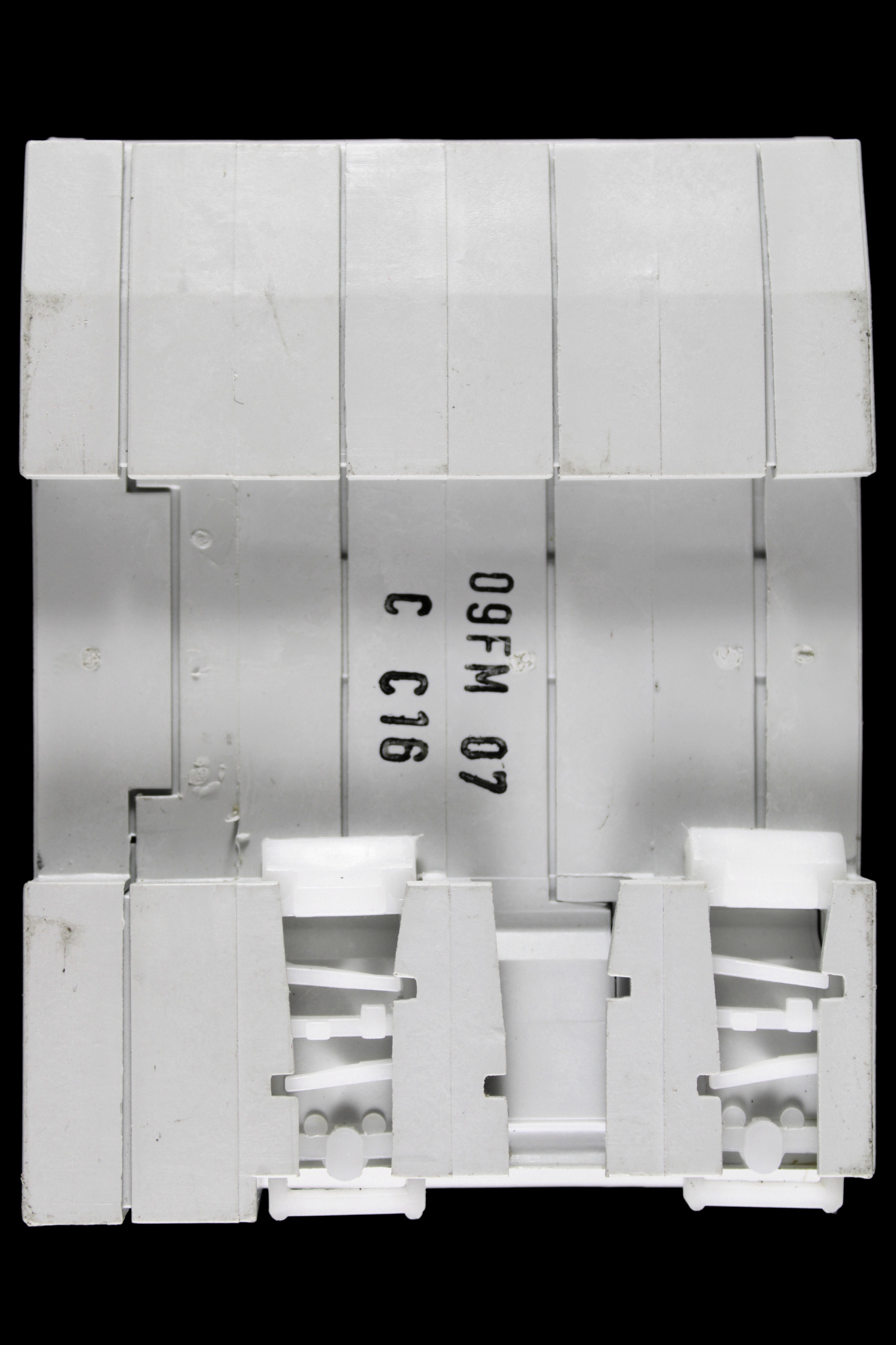 CEE 16 AMP CURVE C 6kA 30mA FOUR POLE RCBO TYPE AC CNG4P16