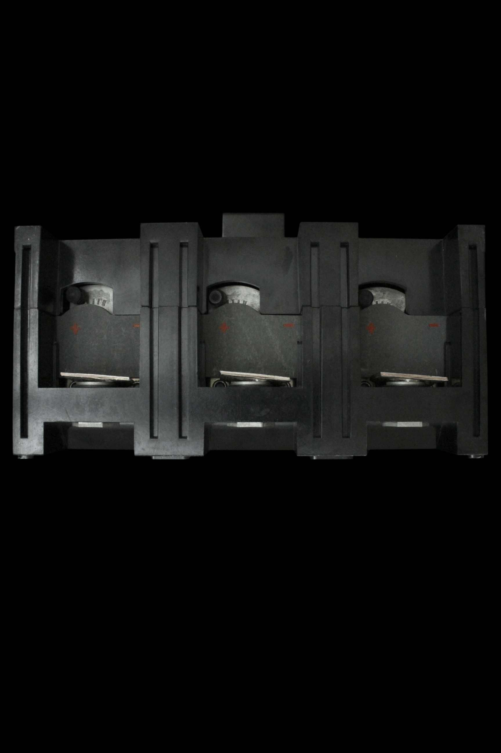 DORMAN SMITH 300 AMP TRIPLE POLE MCCB LOADLINE