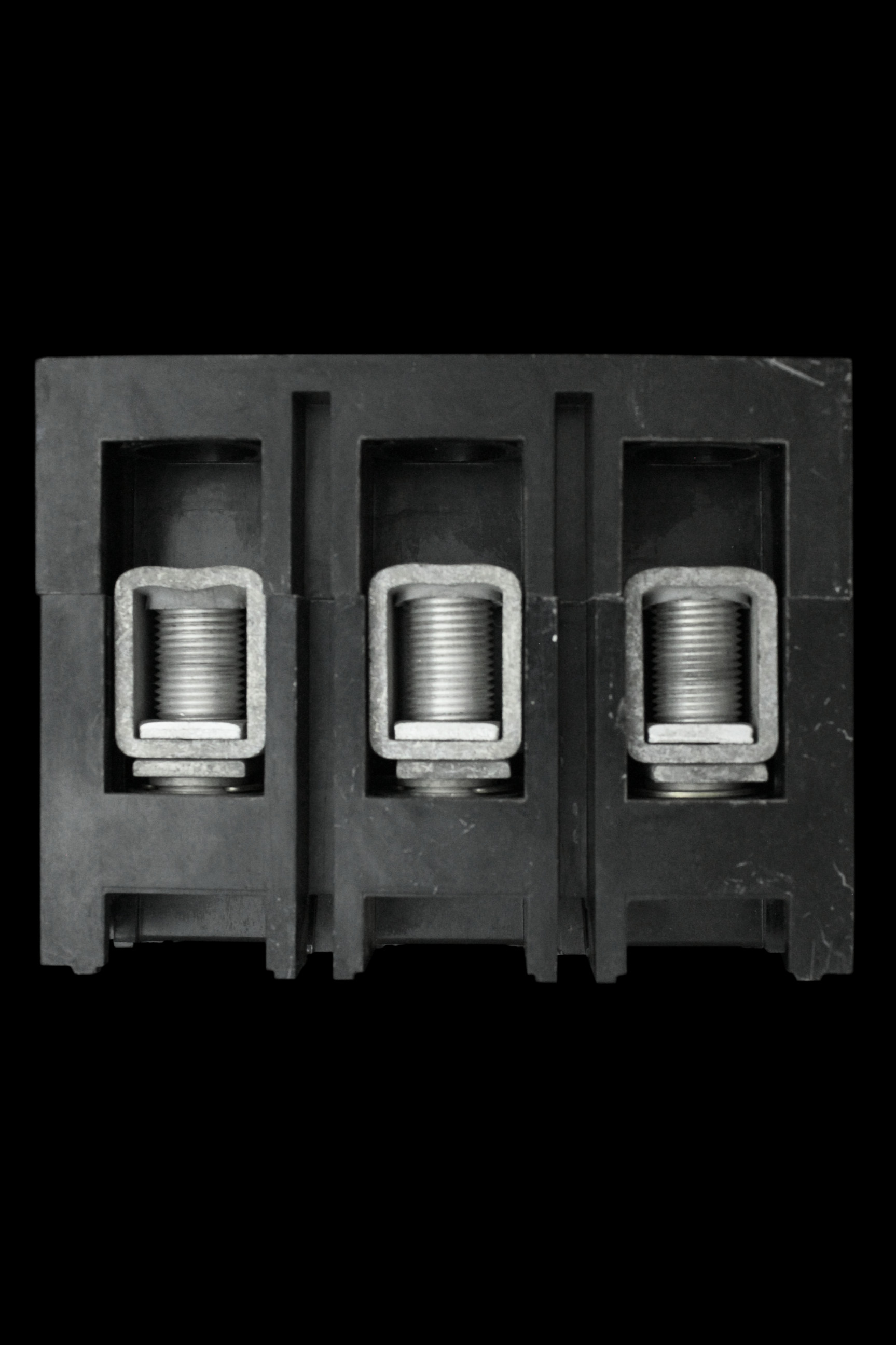 CHILTON 225 AMP TRIPLE POLE NON AUTO MCCB TYPE JA