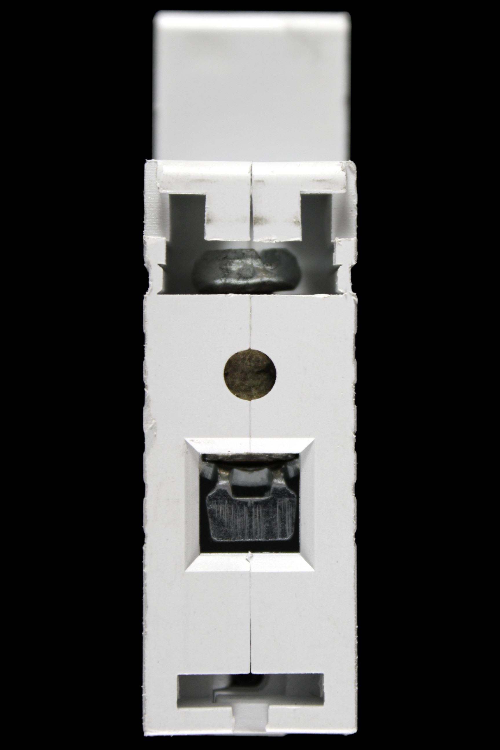 ECD 32 AMP CURVE B 10kA MCB CIRCUIT BREAKER ECD1M-1PB32
