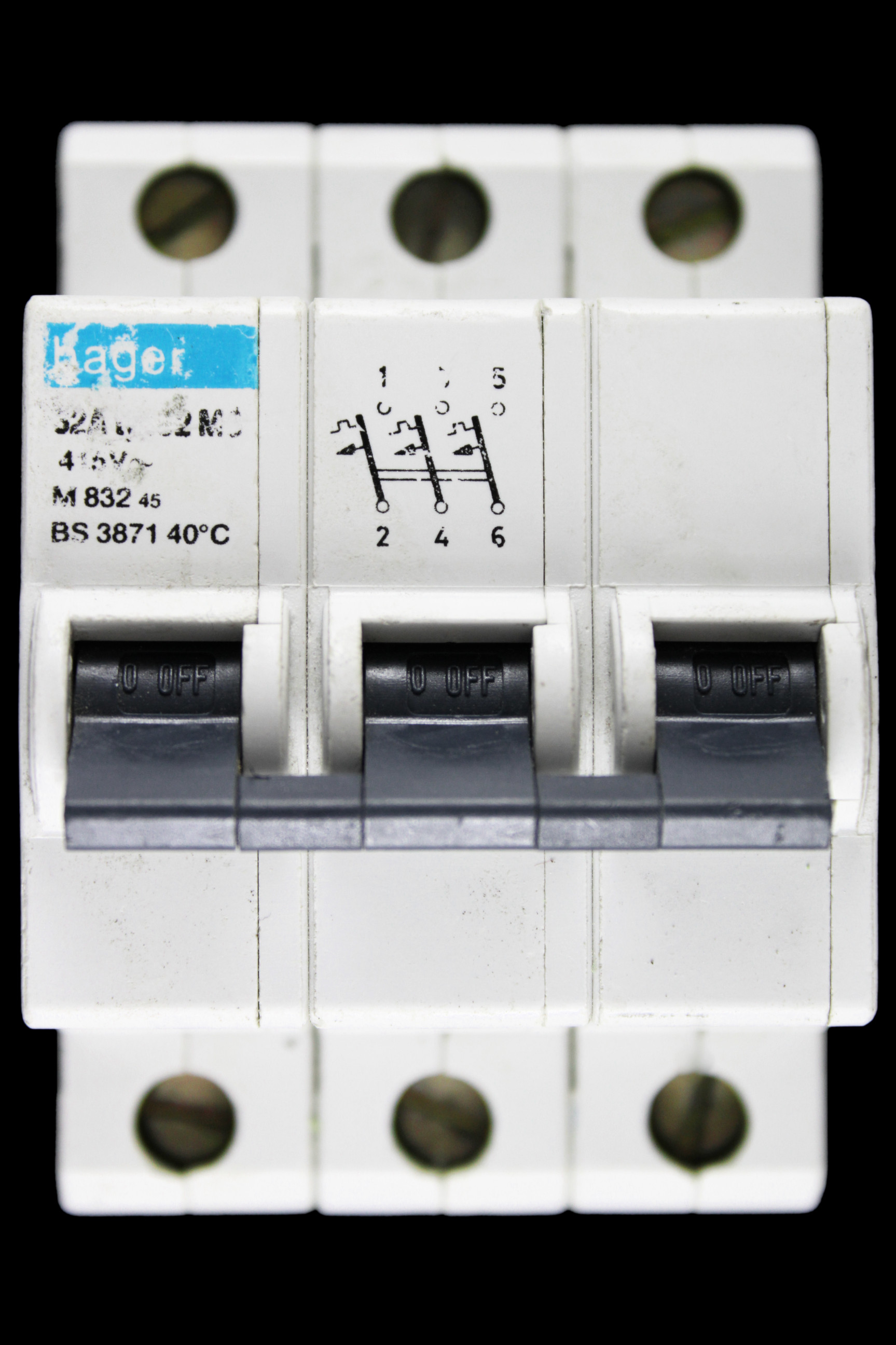 HAGER 32 AMP TYPE 2 M6 TRIPLE POLE MCB CIRCUIT BREAKER M832 45