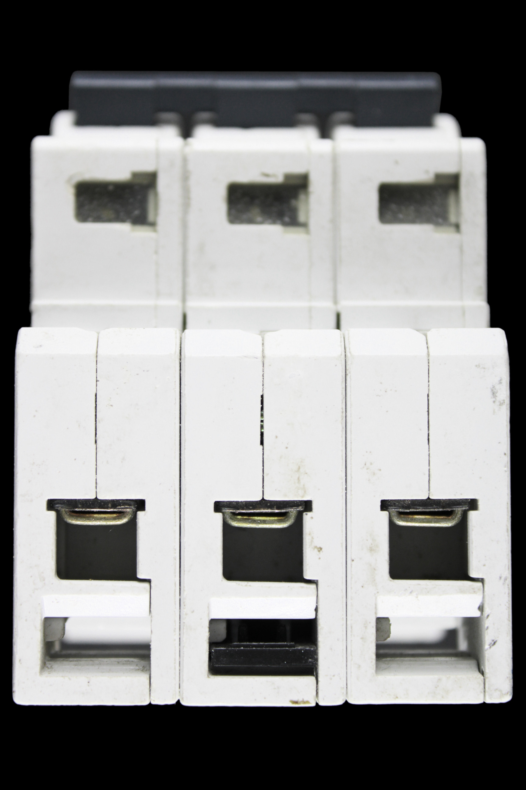 HAGER 32 AMP TYPE 2 M6 TRIPLE POLE MCB CIRCUIT BREAKER M832 45
