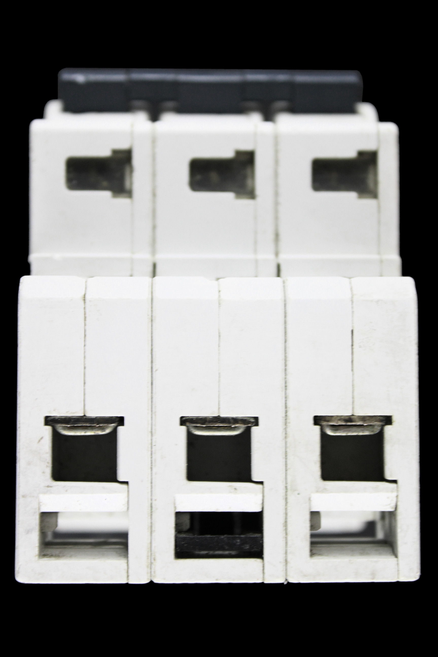 HAGER 40 AMP CURVE G 6kA TRIPLE POLE MCB CIRCUIT BREAKER X8440