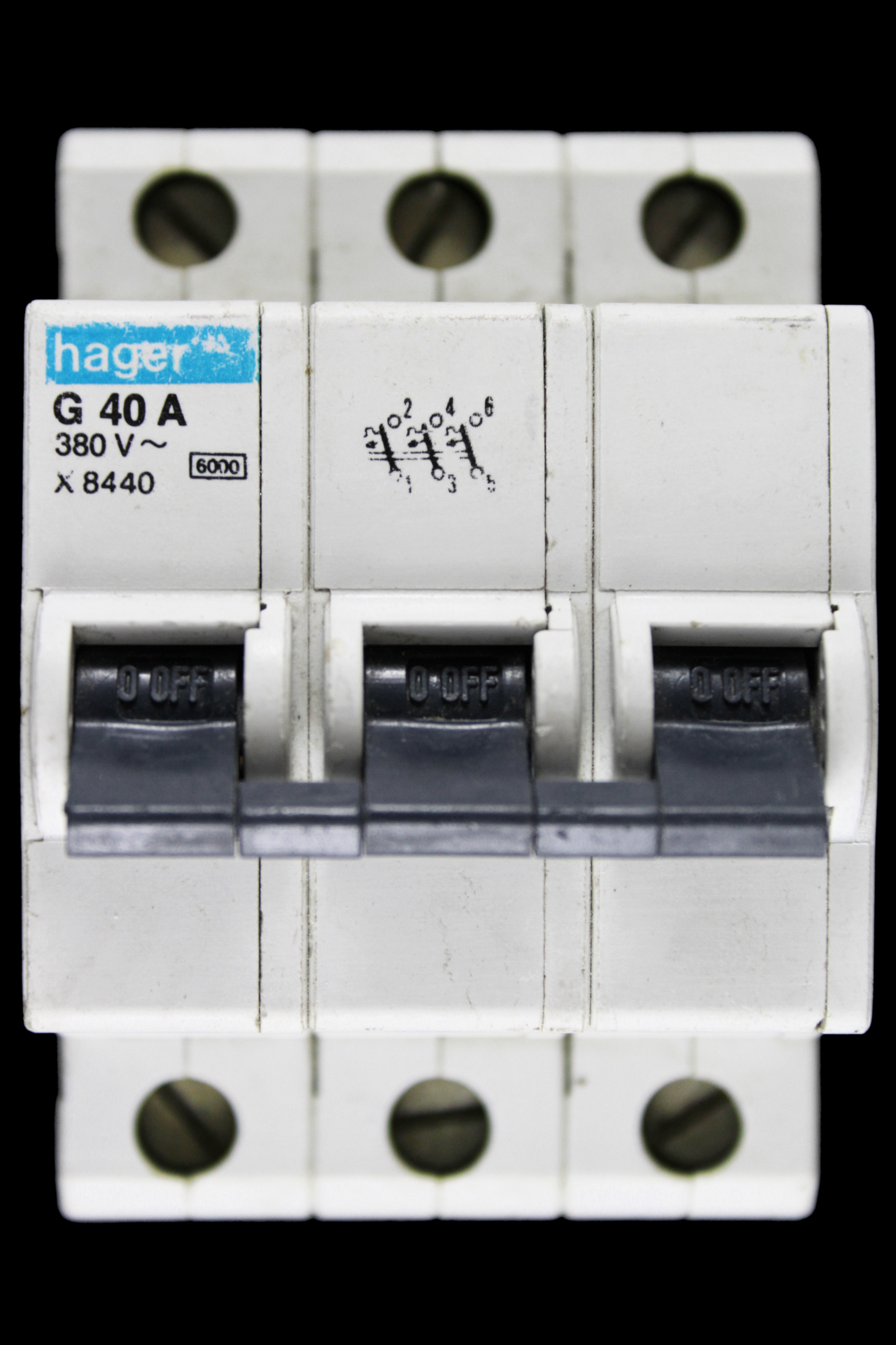 HAGER 40 AMP CURVE G 6kA TRIPLE POLE MCB CIRCUIT BREAKER X8440