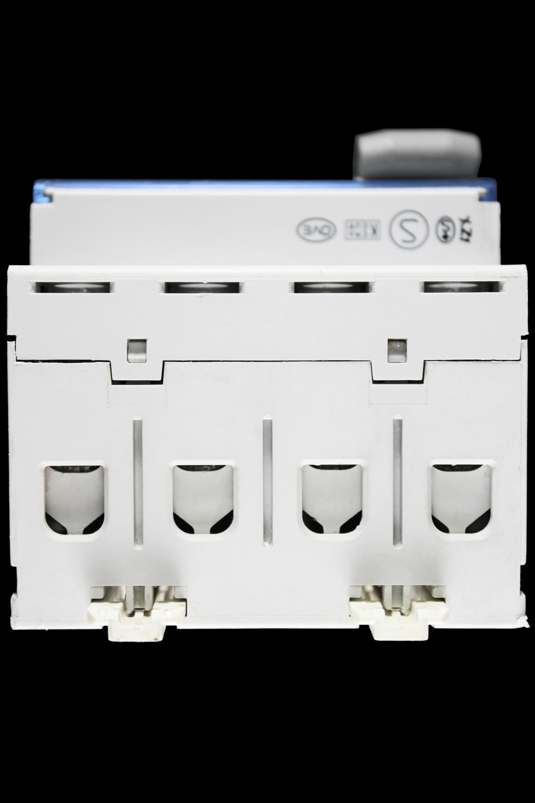 LEGRAND 40 AMP 30mA FOUR POLE RCD TYPE AC 08994 089 94