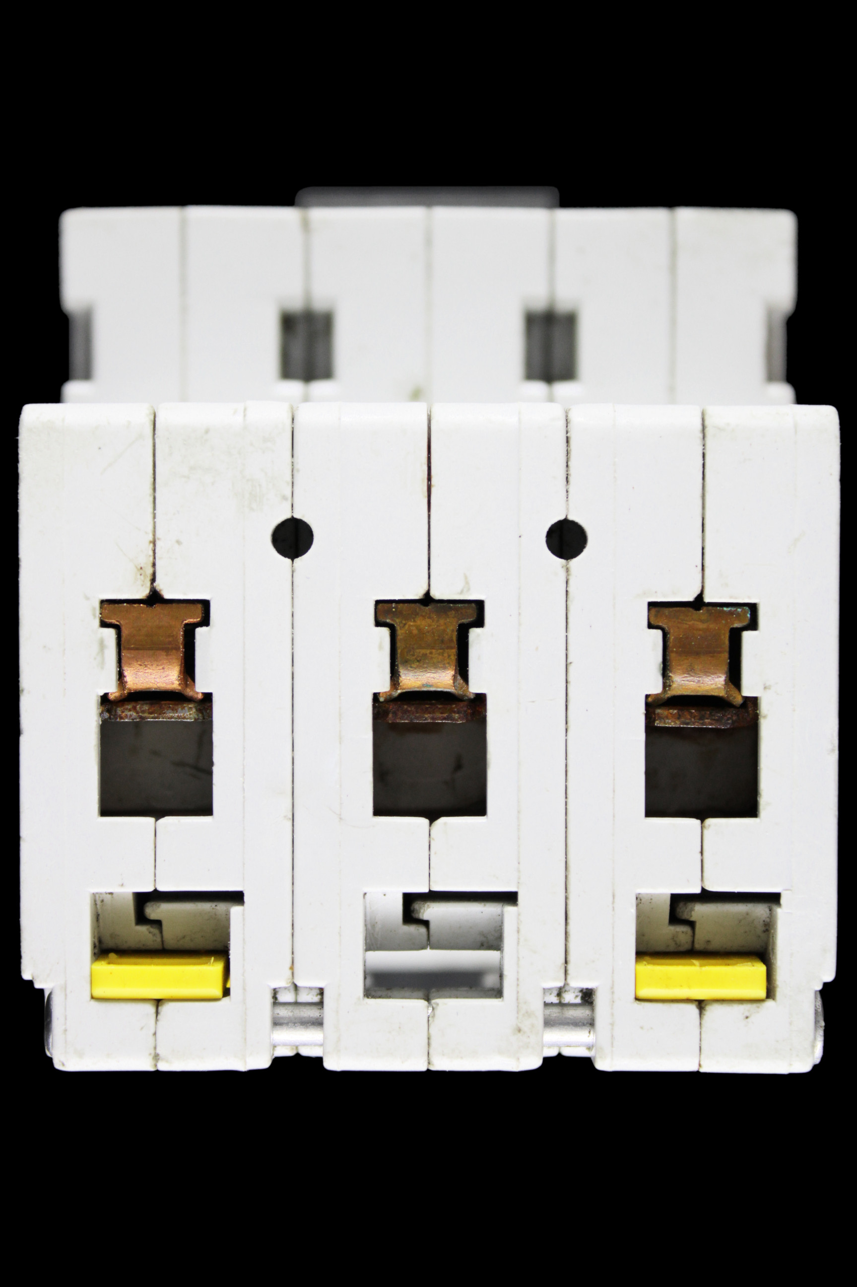 LEGRAND 6 AMP CURVE C 6kA TRIPLE POLE MCB CIRCUIT BREAKER 02348