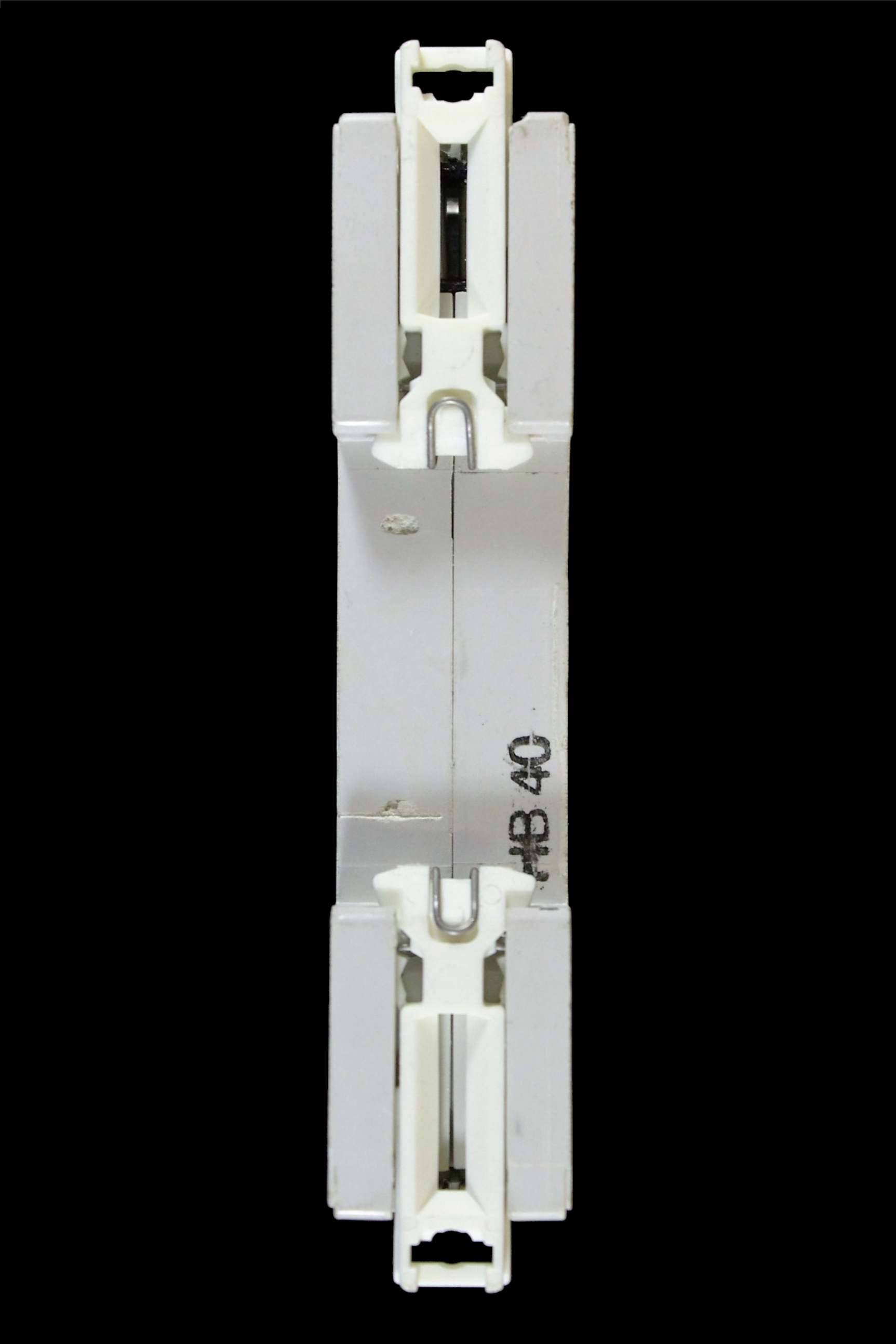 TENBY 40 AMP CURVE B 6kA MCB CIRCUIT BREAKER B640