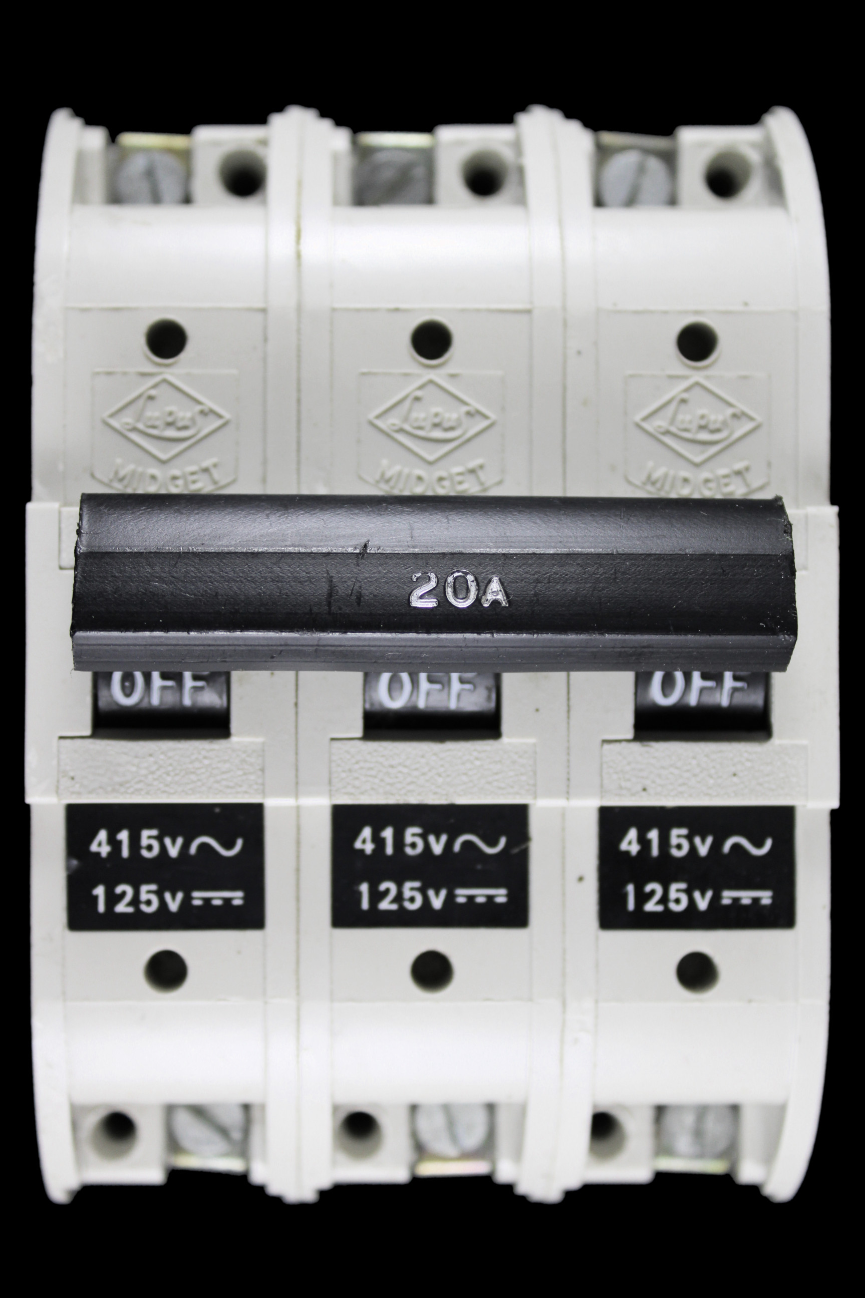 LUPUS 20 AMP TRIPLE POLE MCB CIRCUIT BREAKER MIDGET WHITE
