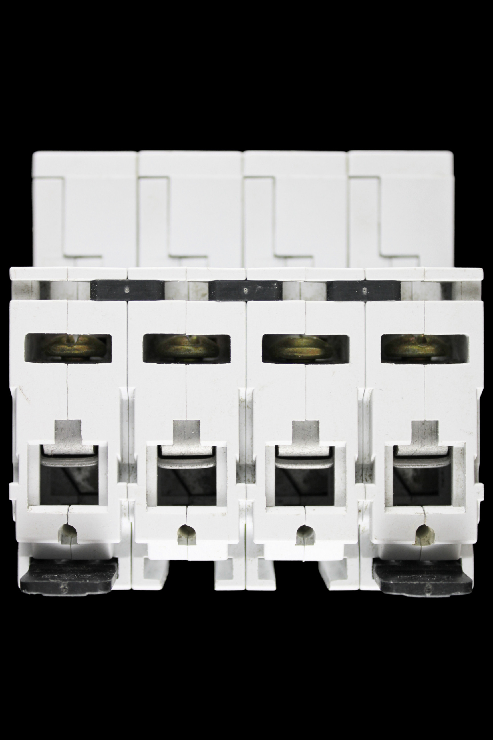 MEM EATON 40 AMP CURVE C 10kA FOUR POLE MCB CIRCUIT BREAKER MCH440