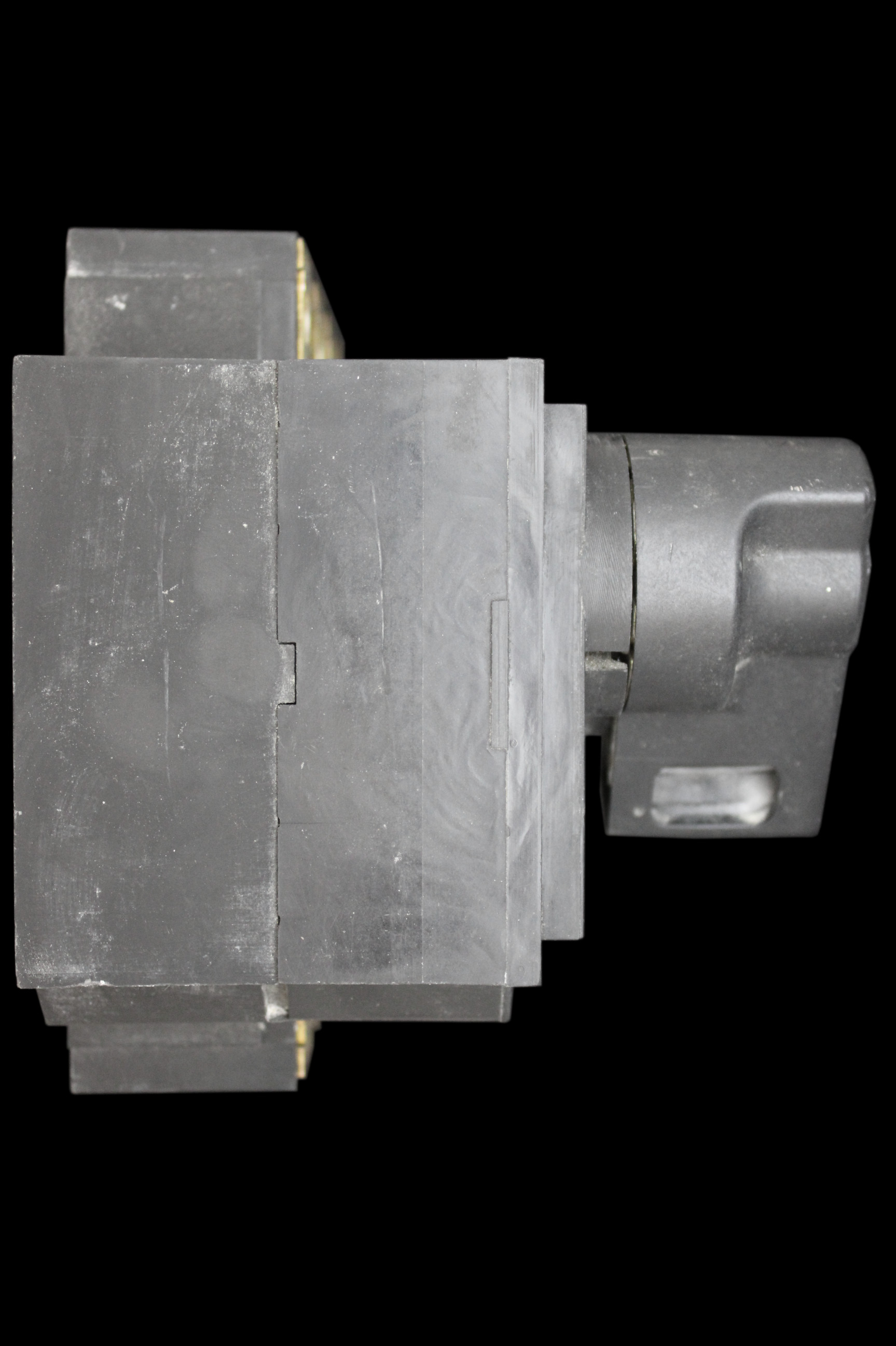 MERLIN GERIN 250 AMP FOUR POLE SWITCH DISCONNECTOR INTERPACT IN250