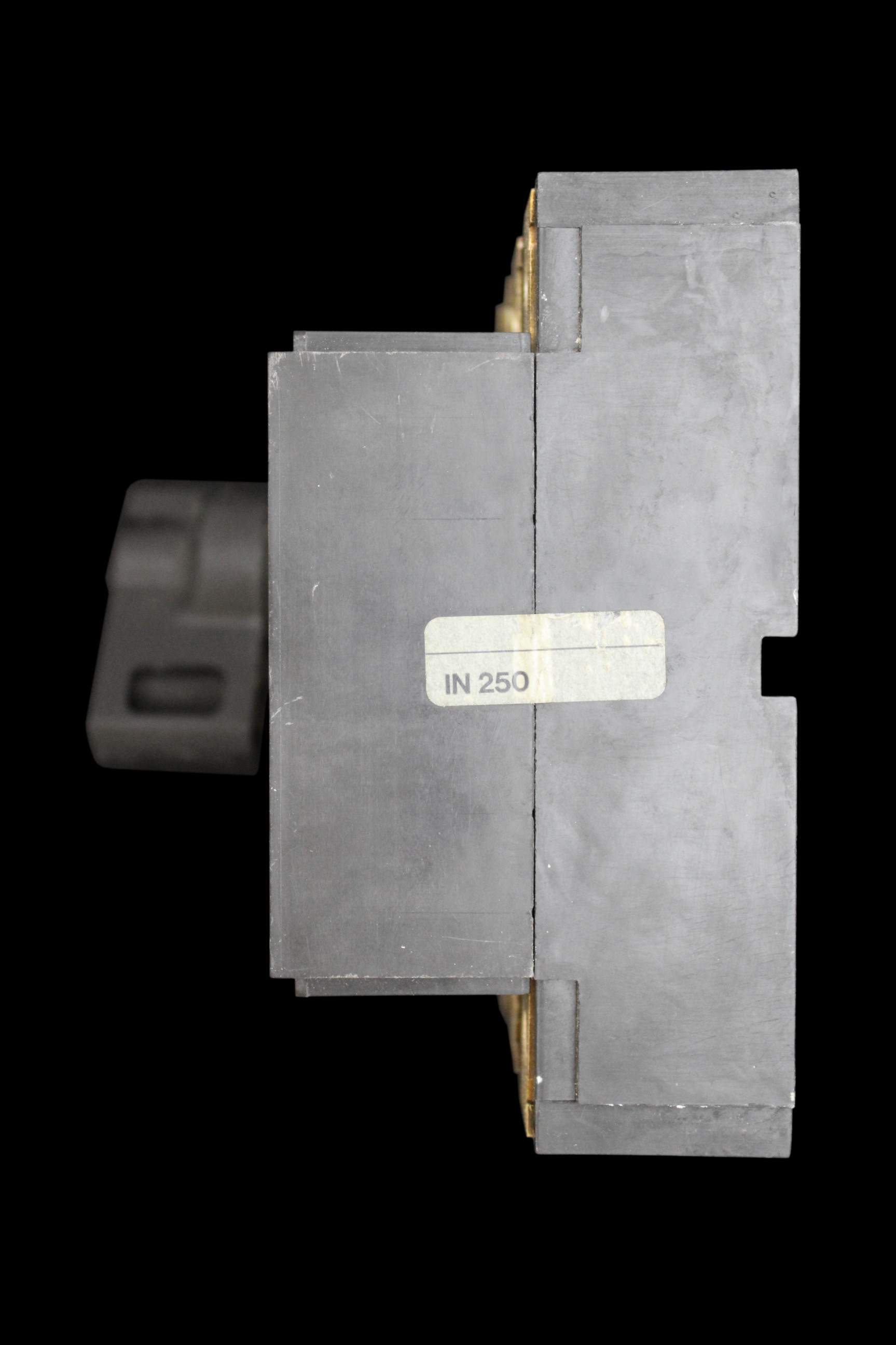 MERLIN GERIN 250 AMP FOUR POLE SWITCH DISCONNECTOR INTERPACT IN250