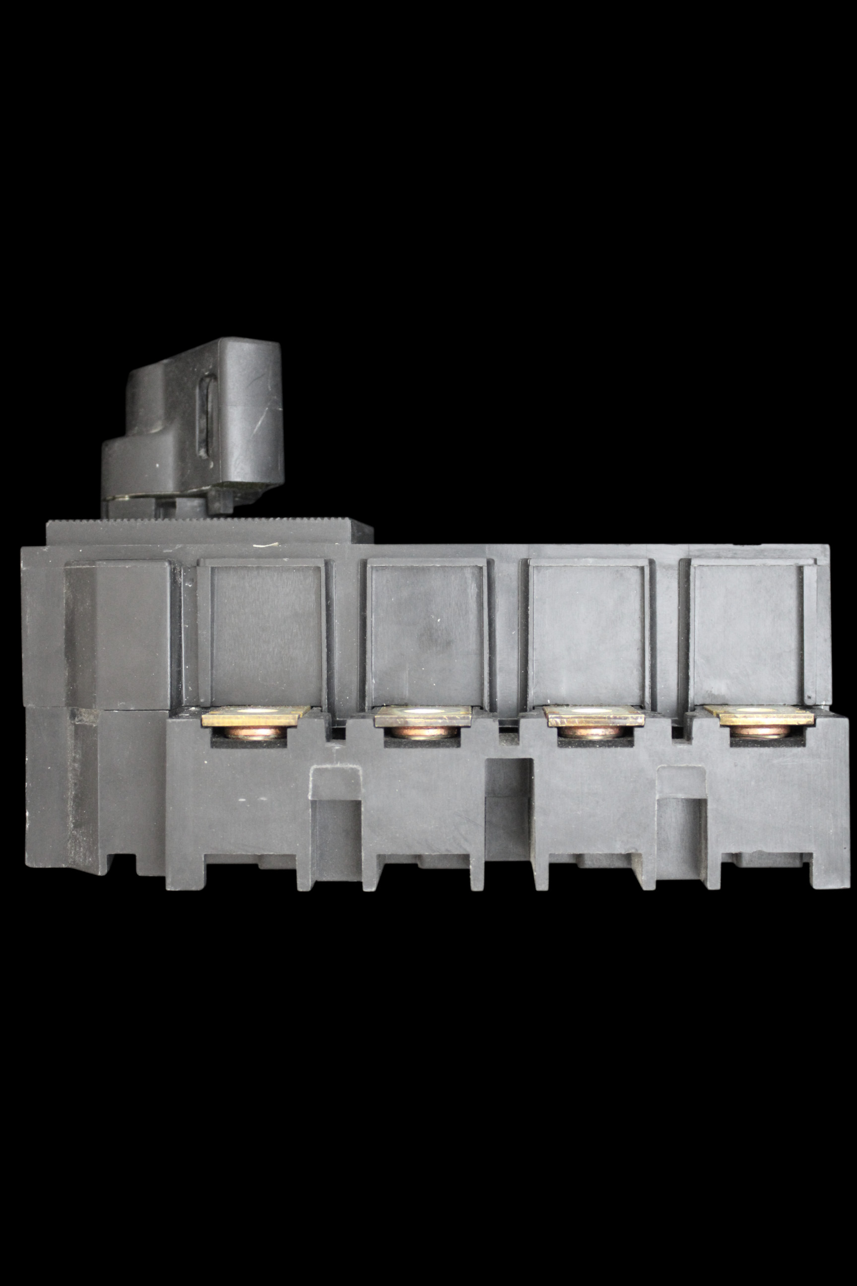 MERLIN GERIN 250 AMP FOUR POLE SWITCH DISCONNECTOR INTERPACT IN250