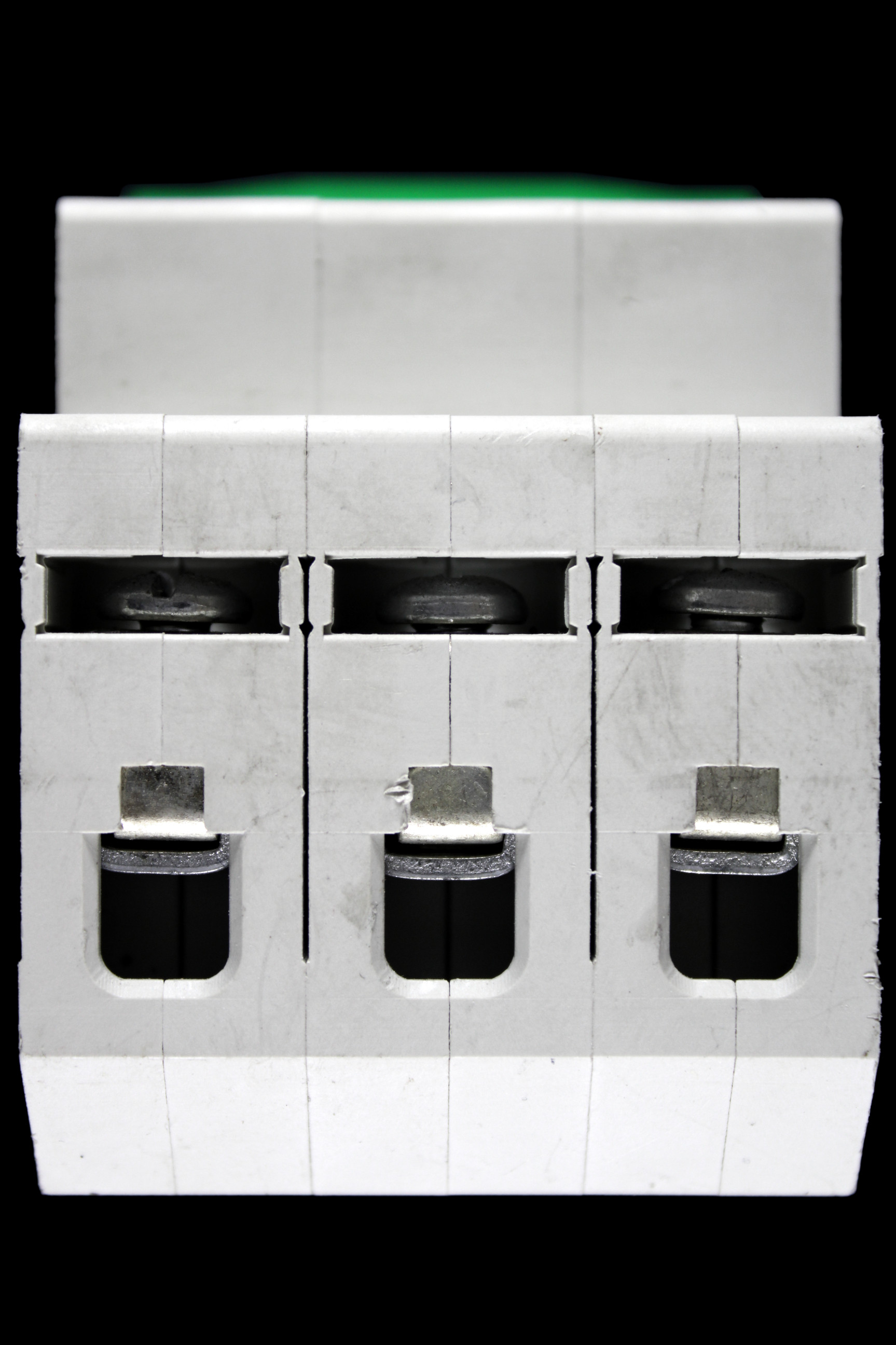 NANO 32 AMP CURVE C 6kA TRIPLE POLE MCB CIRCUIT BREAKER SB6L