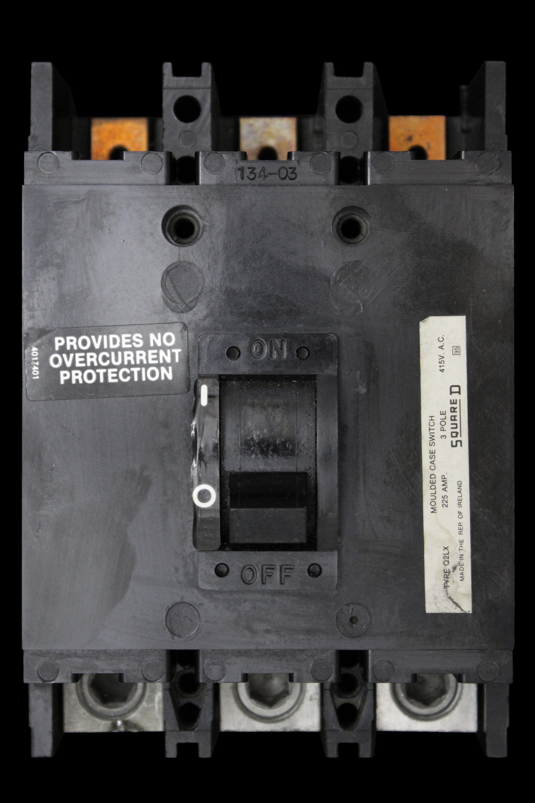 SQUARE D 225 AMP TRIPLE POLE MAIN SWITCH DISCONNECTOR Q2LX 7508005050