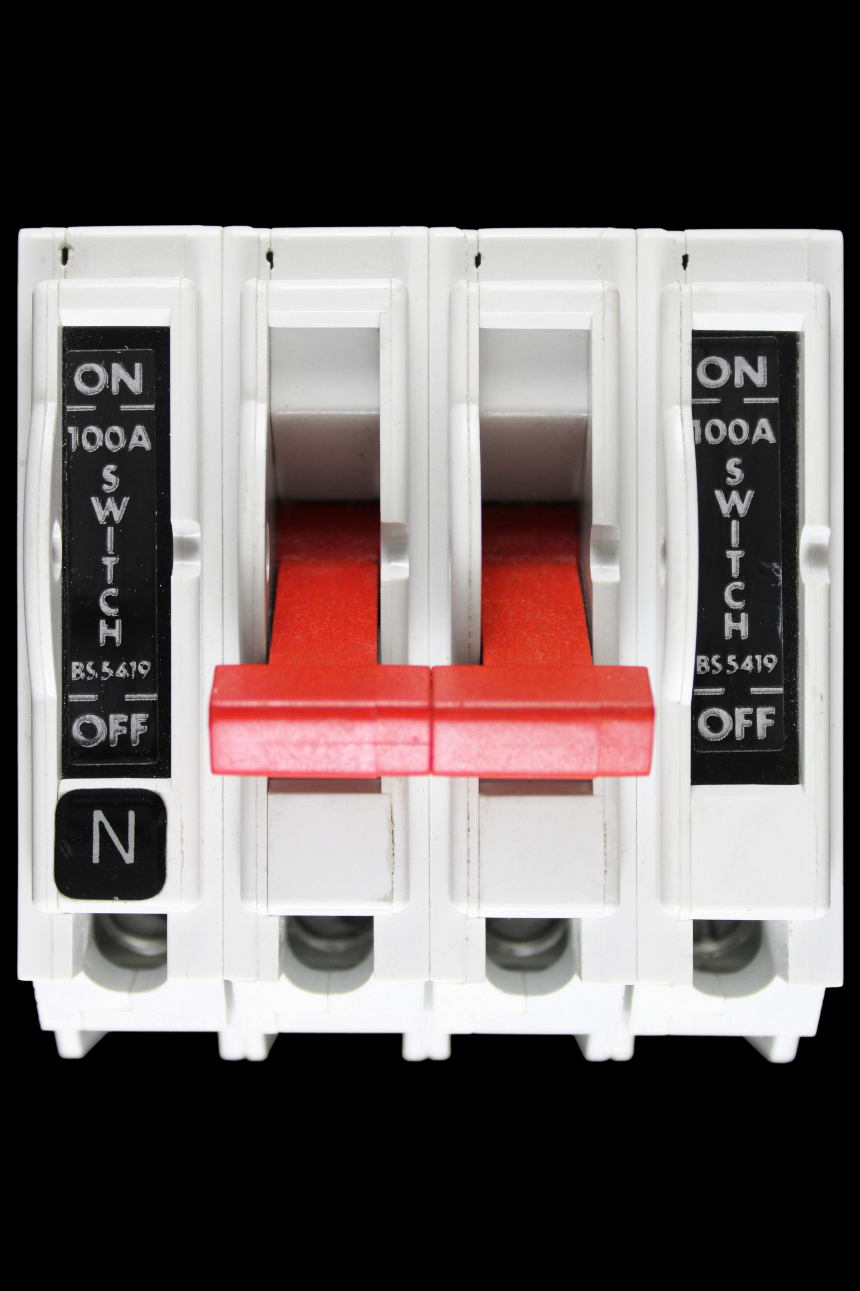 SQUARE D 100 AMP FOUR POLE MAINS SWITCH DISCONNECTOR QO4-100M