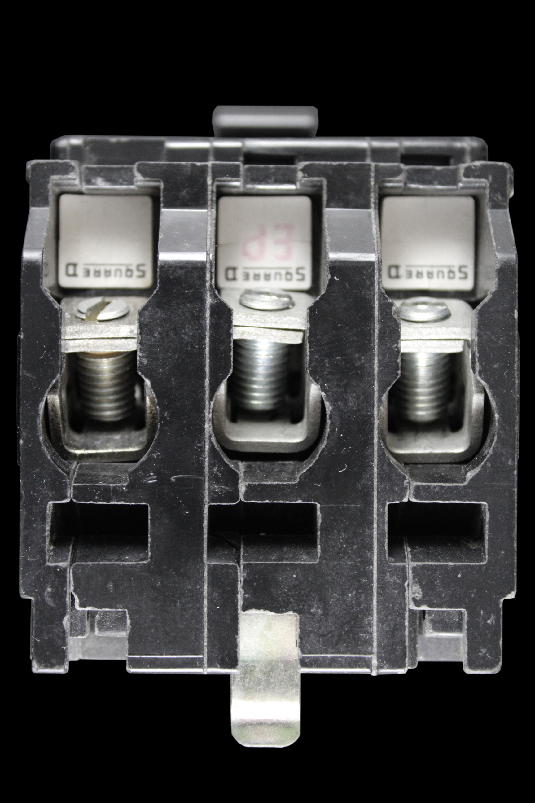 SQUARE D 100 AMP TRIPLE POLE MAIN SWITCH DISCONNECTOR QO3-100M
