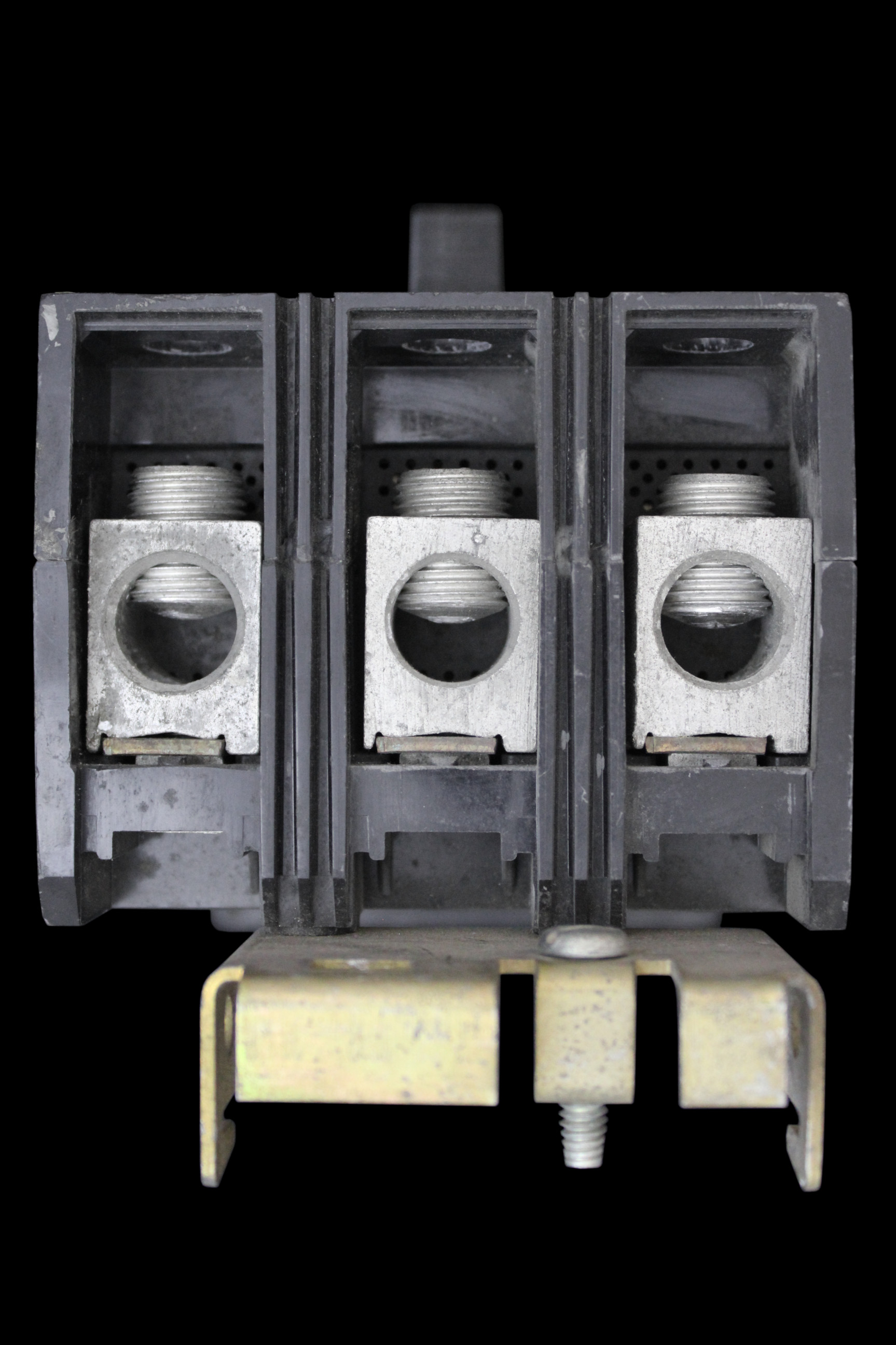 SQUARE D 150 MCCB TRIPLE POLE 22kA KA36150