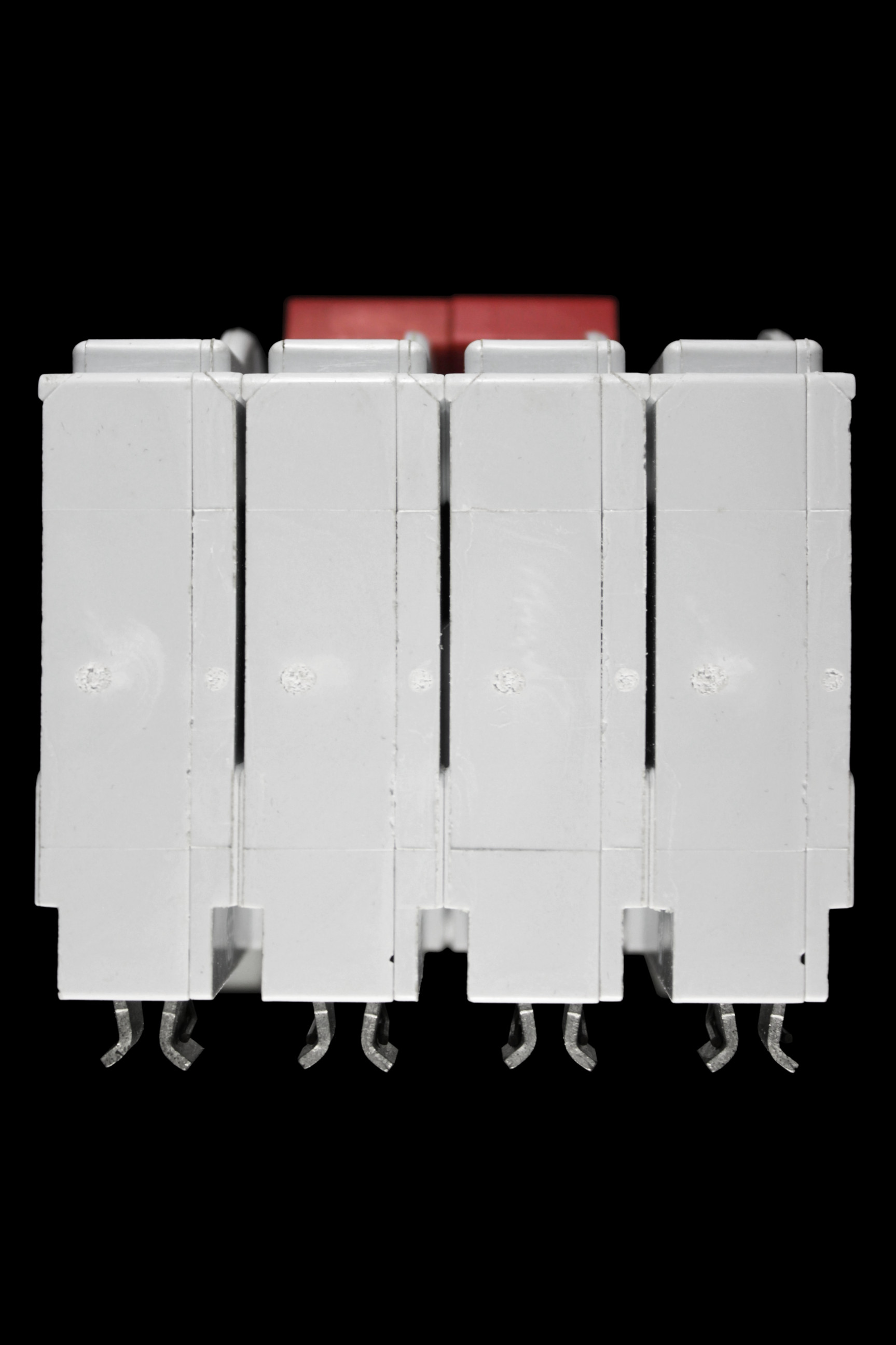 SQUARE D 100 AMP FOUR POLE MAINS SWITCH DISCONNECTOR QO4-100M