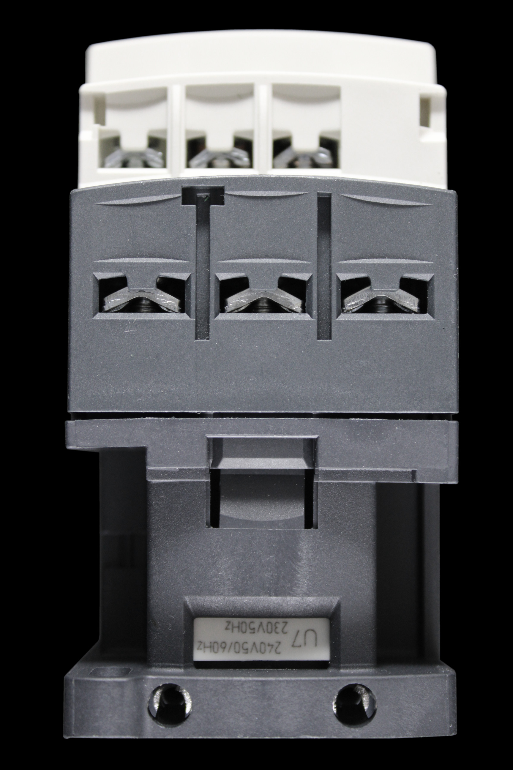 SCHNEIDER 32 AMP TRIPLE POLE NO CONTACTOR 240V COIL LC1D18U7