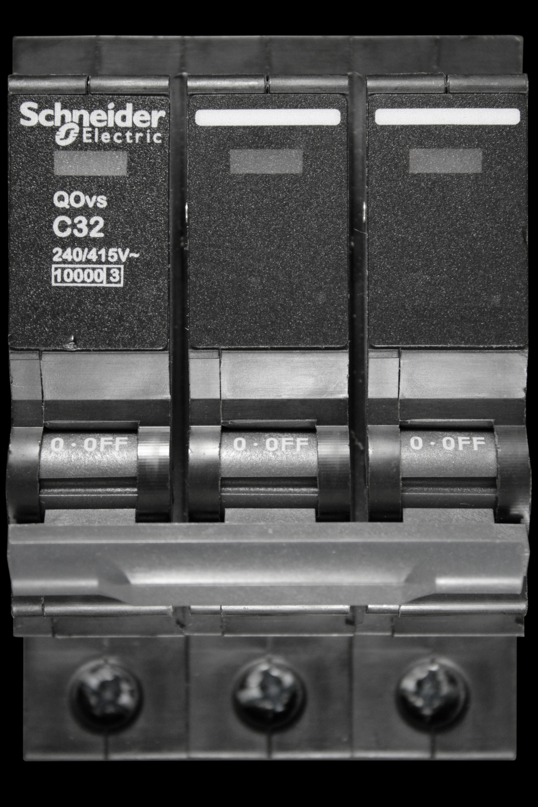 SCHNEIDER 32 AMP CURVE C 10kA TRIPLE POLE MCB CIRCUIT BREAKER QOvs QO332VSC10