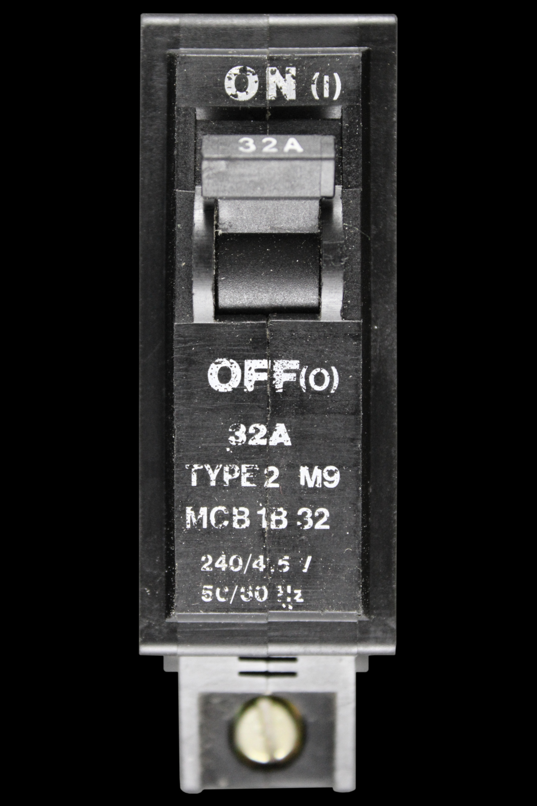 SIMPLEX TYPE 2 32 MCB M9 CIRCUIT BREAKER MCB1B32