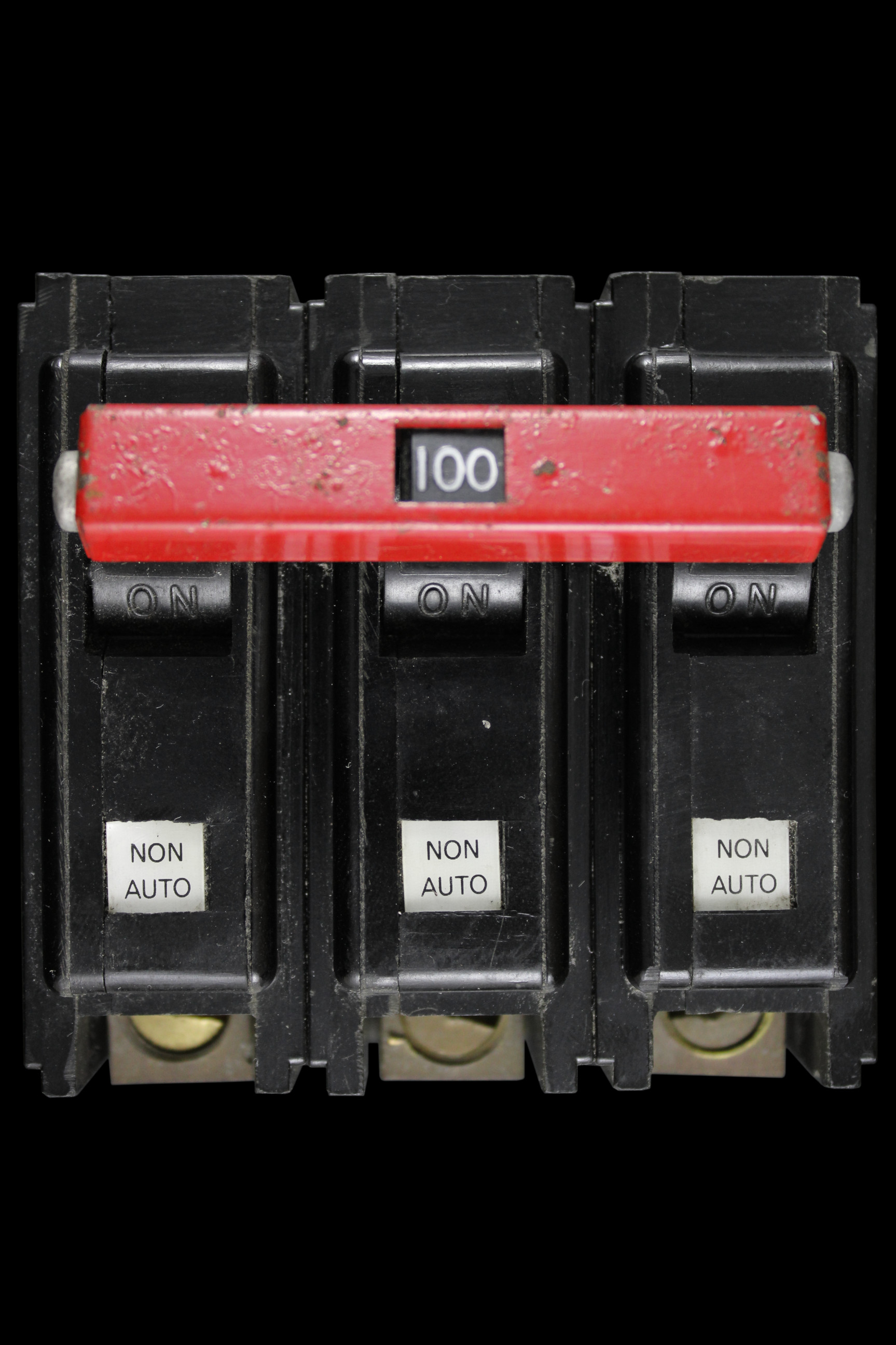 OTTERMILL CHILTON 100 MAIN SWITCH DISCONNECTOR TRIPLE POLE QUICKLAG&hyphen;P