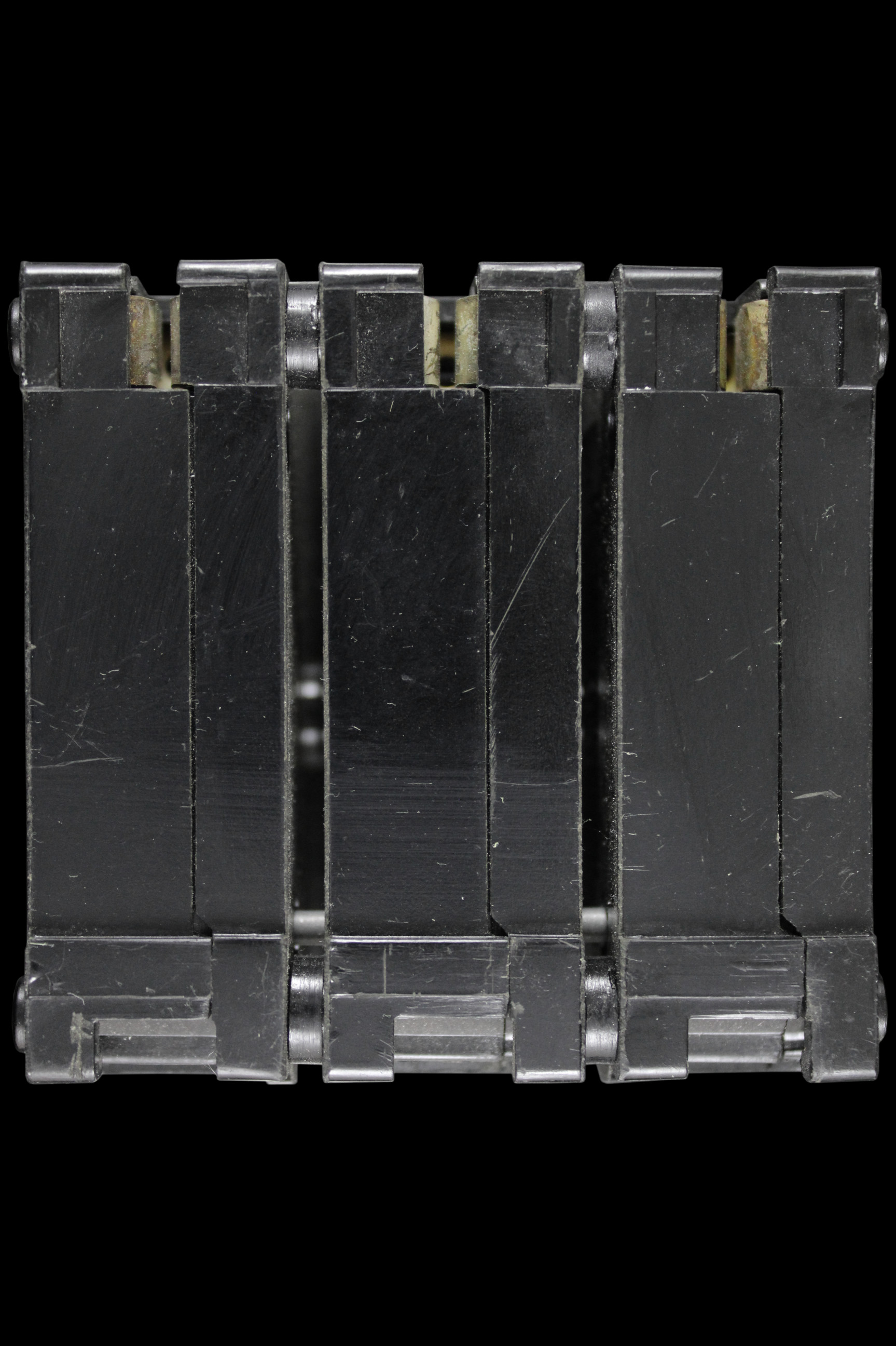 OTTERMILL CHILTON 100 MAIN SWITCH DISCONNECTOR TRIPLE POLE QUICKLAG&hyphen;P