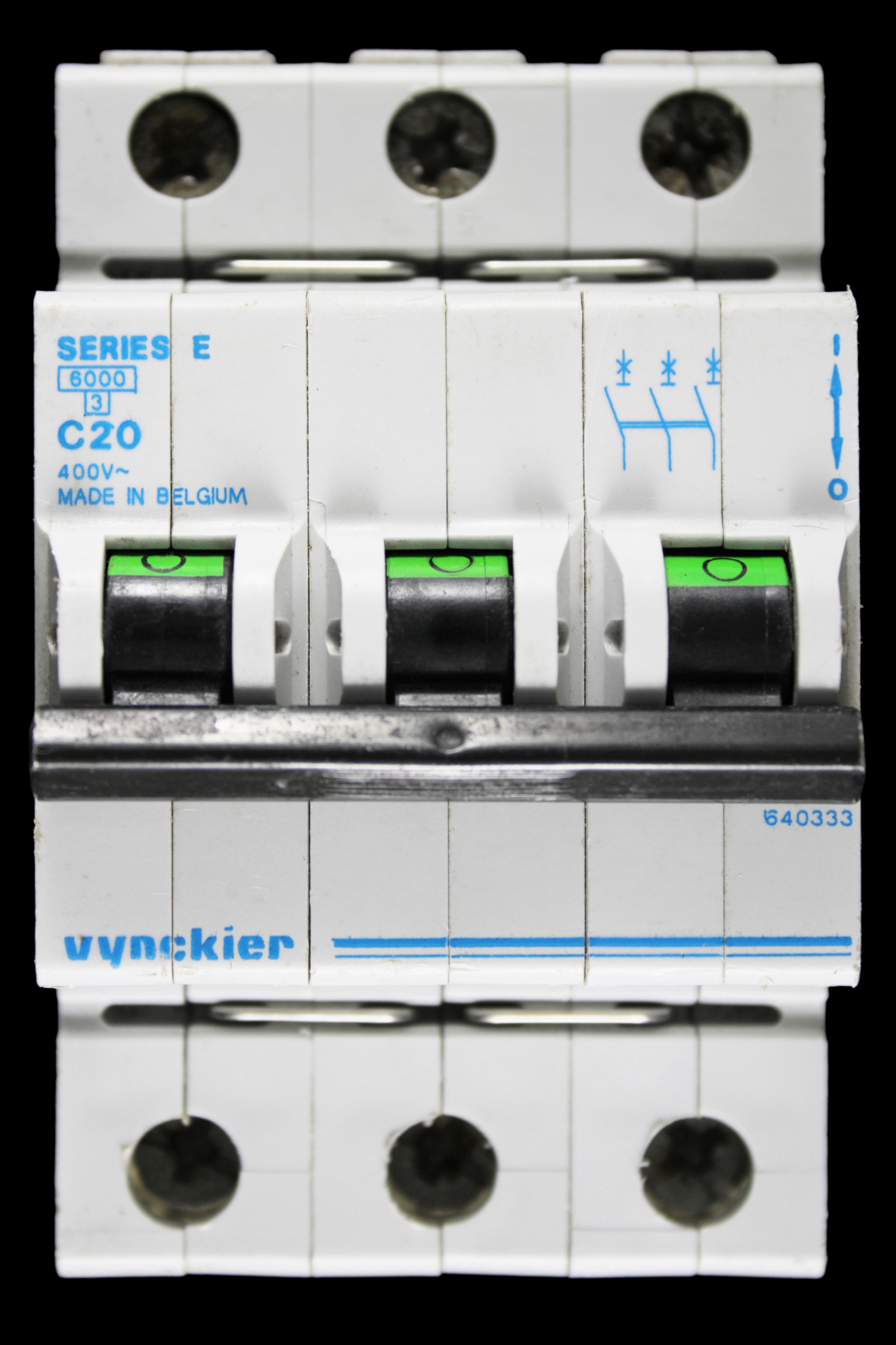 VYNCKIER 20 AMP CURVE C 6kA TRIPLE POLE MCB CIRCUIT BREAKER SERIES E 640333