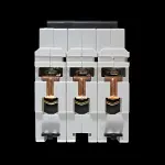 PROTEUS 20 AMP CURVE D 6kA TRIPLE POLE MCB CIRCUIT BREAKER GEYER 31020/4
