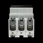 GEC VYNCKIER 32 AMP TYPE 3 M9 TRIPLE POLE MCB CIRCUIT BREAKER X332