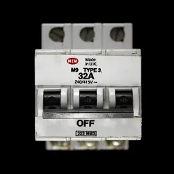MEM 32 AMP TYPE 3 M9 TRIPLE POLE CIRCUIT BREAKER MCB 323 MB3