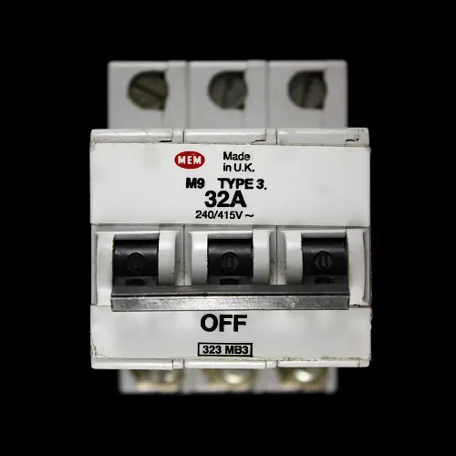 MEM 32 AMP TYPE 3 M9 TRIPLE POLE CIRCUIT BREAKER MCB 323 MB3