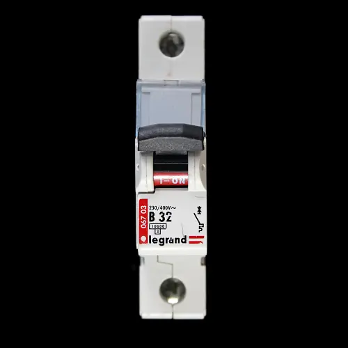 LEGRAND 32 AMP CURVE B 10kA MCB CIRCUIT BREAKER 06703 067 03