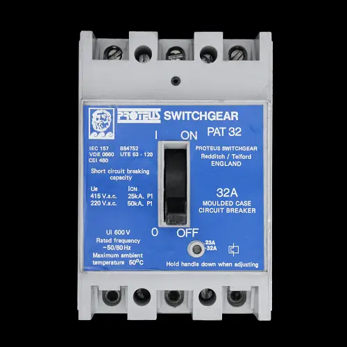 PROTEUS 32 AMP 25kA TRIPLE POLE MCCB SWITCHGEAR PAT32 WHITE