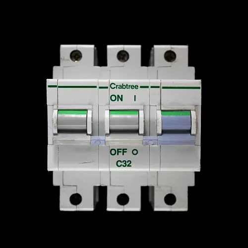 CRABTREE 32 AMP CURVE C M9 TRIPLE POLE MCB CIRCUIT BREAKER POLESTAR