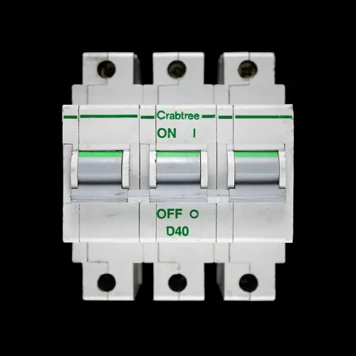 CRABTREE 40 AMP CURVE D 10kA TRIPLE POLE MCB CIRCUIT BREAKER POLESTAR