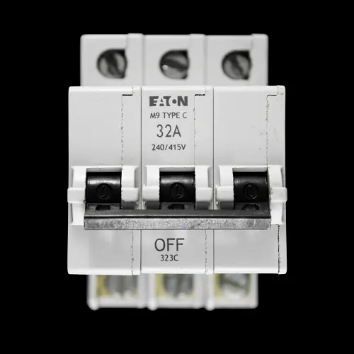 EATON 32 AMP CURVE C M9 TRIPLE POLE MCB CIRCUIT BREAKER 323C