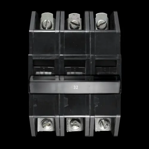 DORMAN SMITH 32 AMP TYPE 3 M4.5 TRIPLE POLE MCB CIRCUIT BREAKER SERIES 15